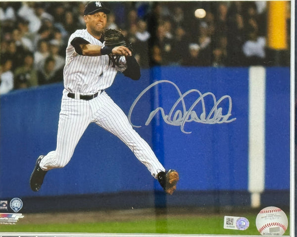Derek Jeter Autographed 8x10 Framed Baseball Photo (MLB)