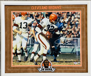 Jim Brown Autographed 16x20 Framed Browns Photo (PSA)