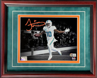 Tyreek Hill Autographed 8x10 Framed Photo (Beckett)