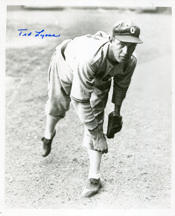 Ted Lyons Autographed 8x10 Baseball Photo