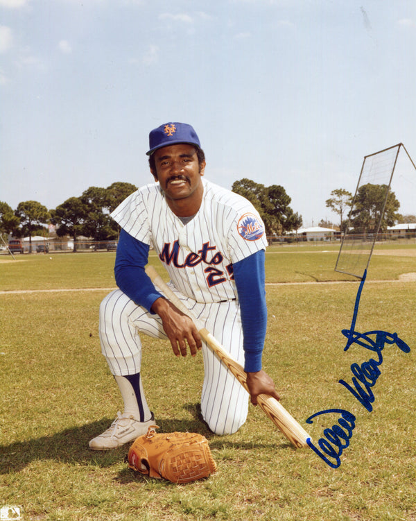 Willie Montanez Autographed 8x10 Photo
