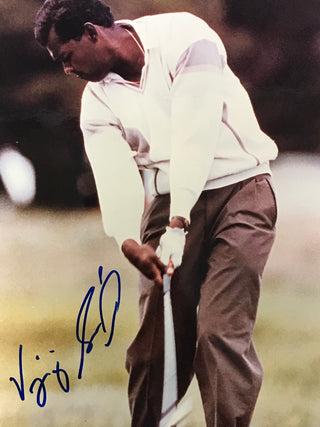 Vijay Singh Signed Swinging Club 8x10 Photo
